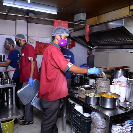 Parijatha Lodge 昆达普拉 外观 照片
